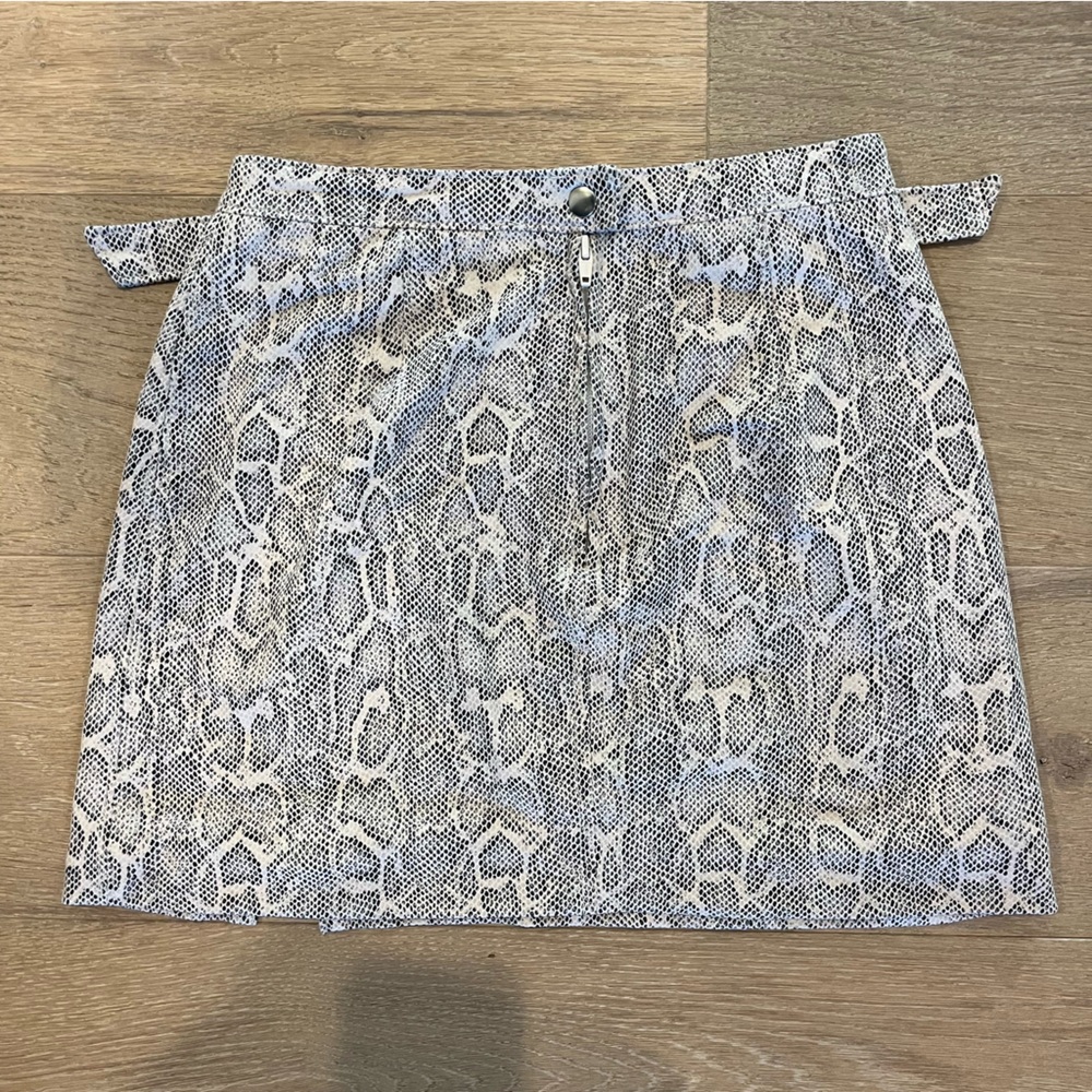 Free People snakeskin patterned mini skirt - Picture 2 of 2